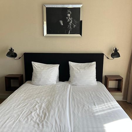 De Tien Wilgen Apartment Oosterblokker Bagian luar foto