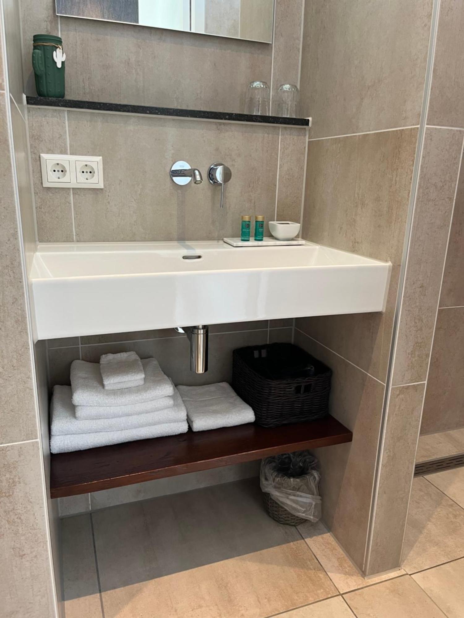 De Tien Wilgen Apartment Oosterblokker Bagian luar foto