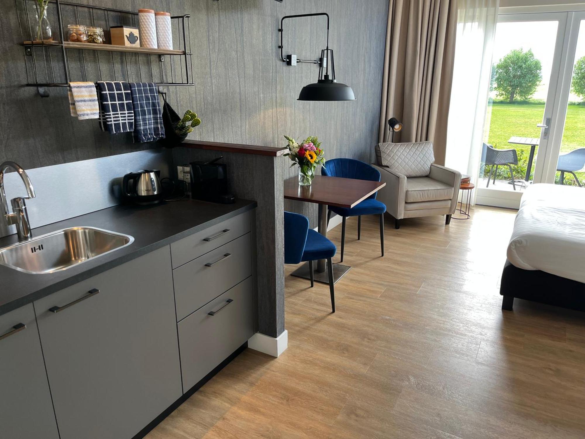 De Tien Wilgen Apartment Oosterblokker Bagian luar foto